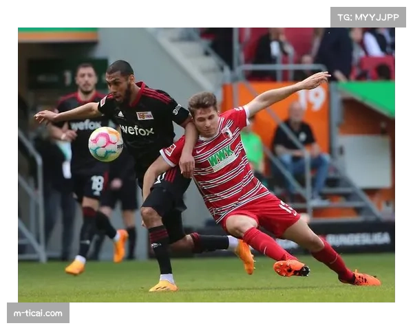 门兴主场对阵沃尔夫斯堡，赛前为已故名宿举行简短悼念仪式